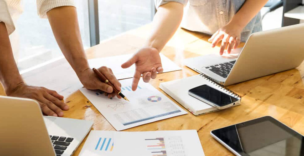 Outils de calcul et documents de benchmark tarifaire pour construction grille de prix location